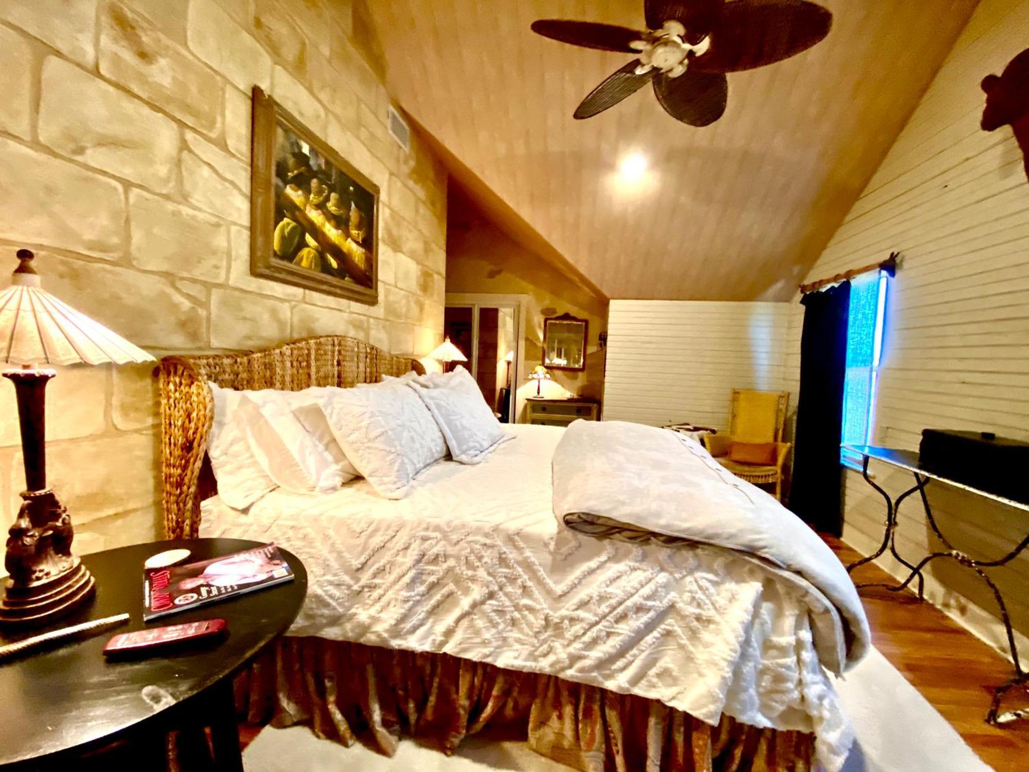 V700 Ranch Stays Marble Falls Exterior foto