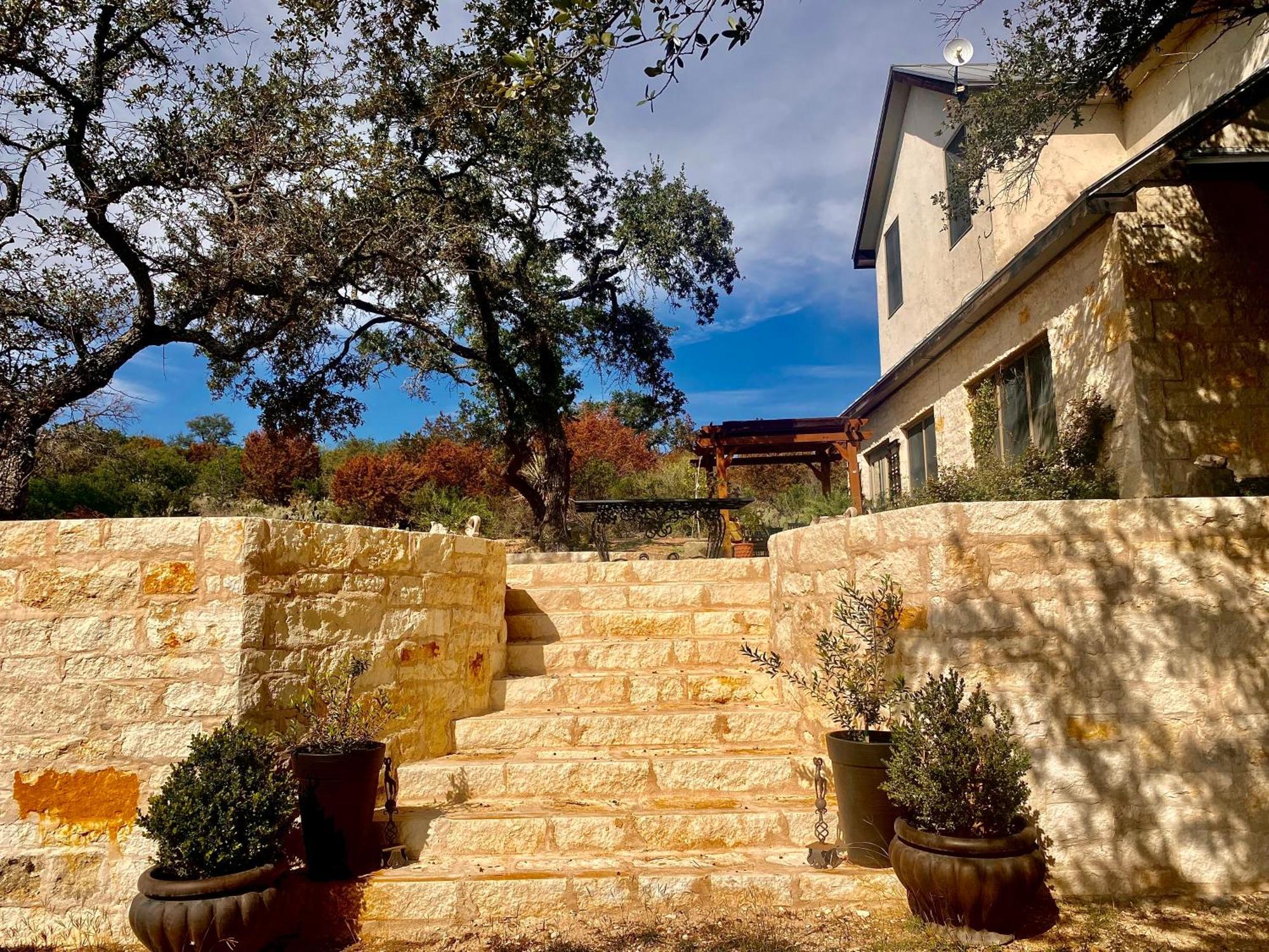 V700 Ranch Stays Marble Falls Exterior foto