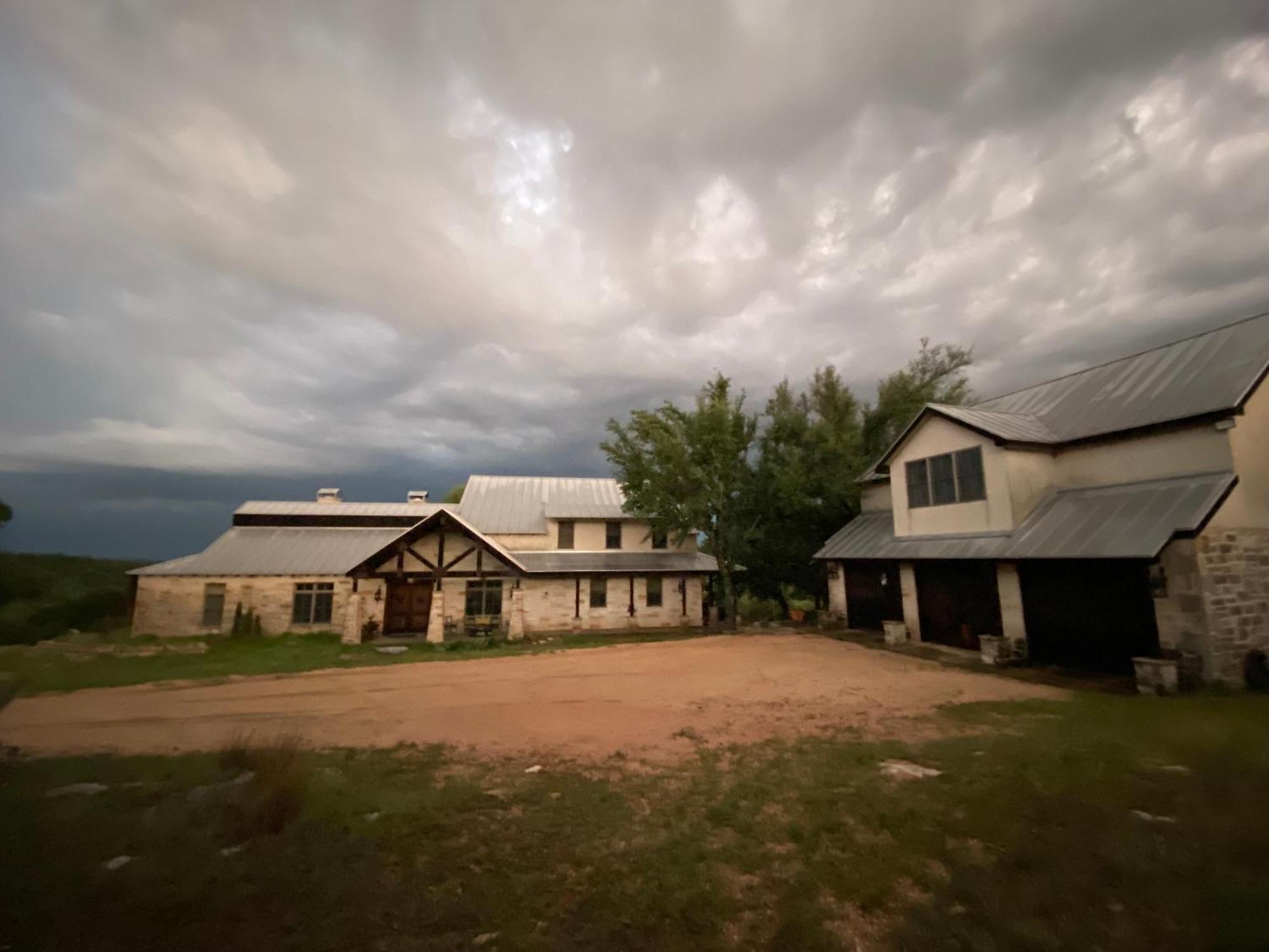 V700 Ranch Stays Marble Falls Exterior foto